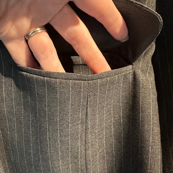 Ann Taylor Factory Store Size 2 Pinstriped Blazer Gray White Professional Office - Picture 8 of 9